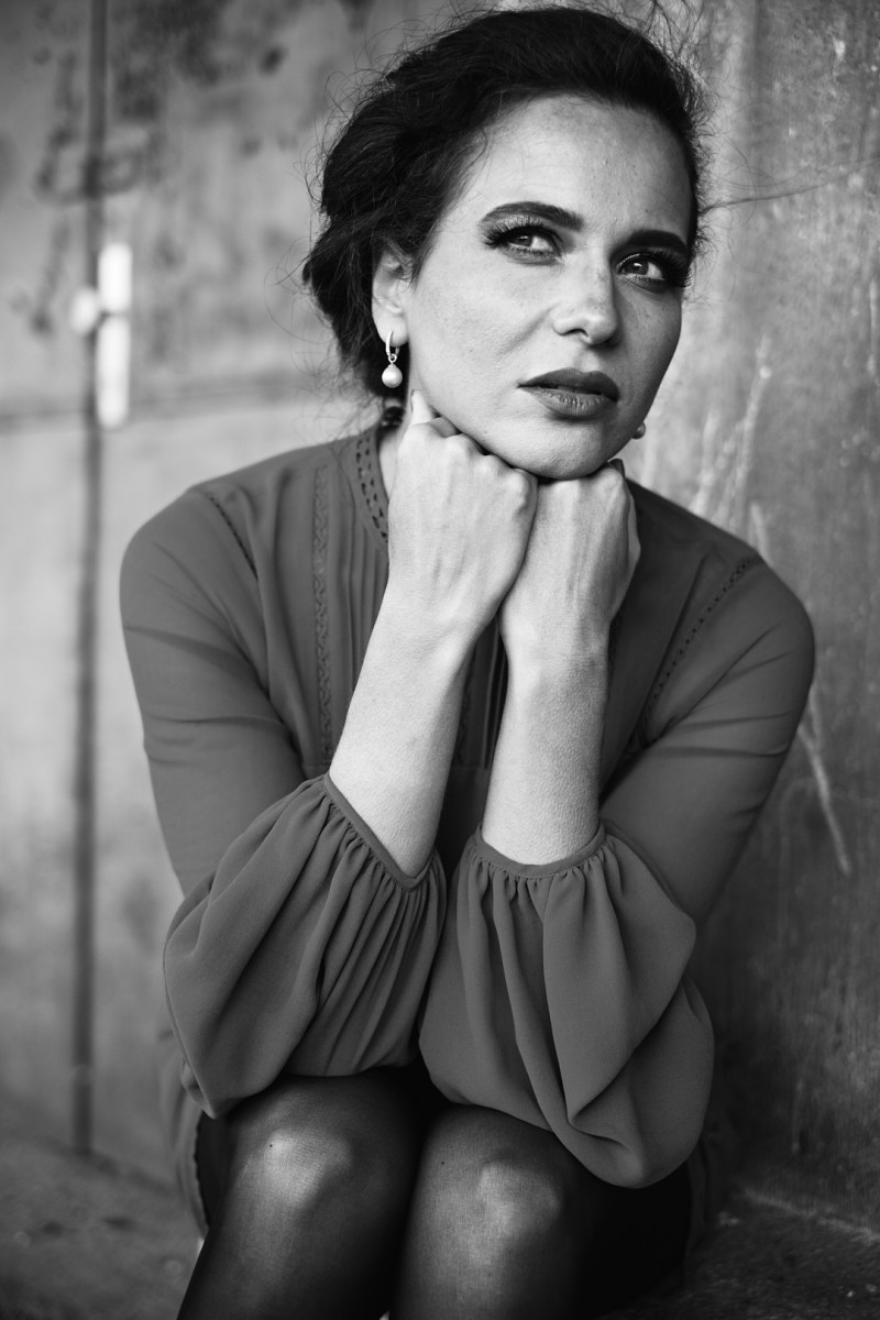 Mariya, Malerin und Performance-Künstlerin, porträtiert von Jens Franke in der Münchner Markthalle, Oktober 2016