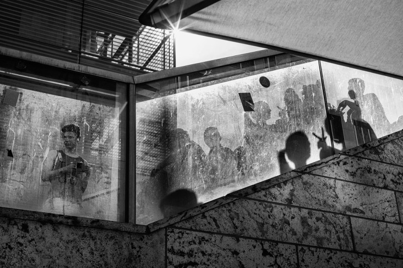 Straßenfotografie aus der Serie „Viertelstunden: Kunstmuseum Stuttgart, April 2013