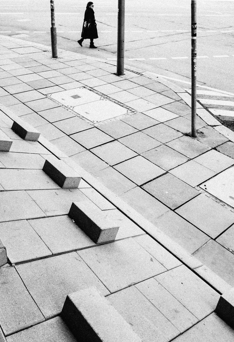 Straßenfotografie aus der Serie „Viertelstunden: Kronenstraße, Stuttgart, Februar 2015